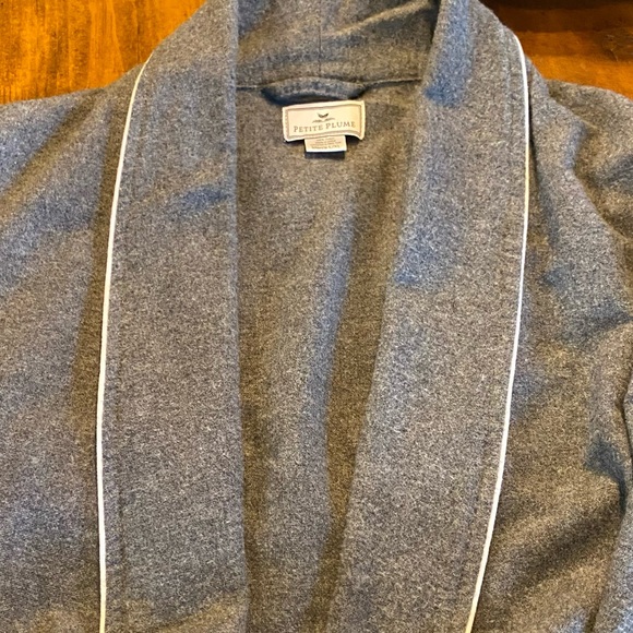 Petite Plume Men's Flannel Robe in Grey Size XL Used Once Preowned Stylish W/Box - Picture 3 of 7
